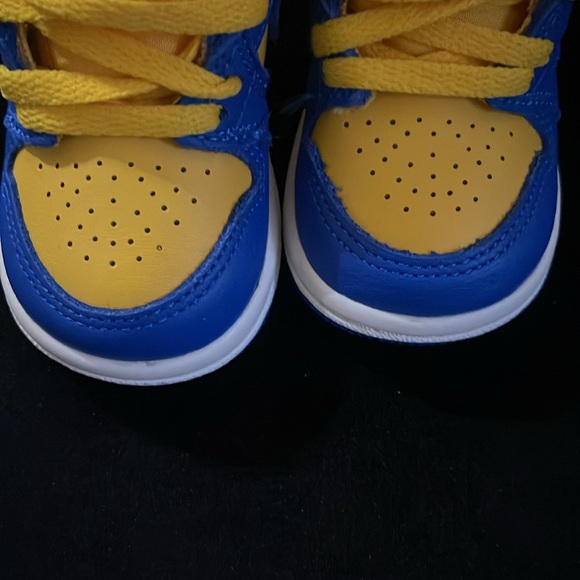 4c Nikes - Picture 4 of 6